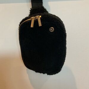 NWOT! lululemon Black Fuzzy Sherpa Crossbody Bag
